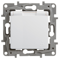ETIKA Розетка с заземлением IP44 белая Legrand 672232