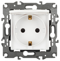 Розетка одноместная со шторками и крышкой Эра 12-2103-01М Б0065675