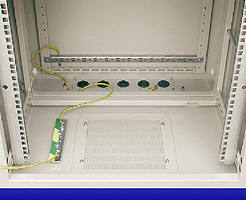 Рейка поперечная кабельная для настенных для шкафов серии SU SD2 SJ2 SW SWJ ZPAS WZ-2048-24-01-000 18778-НЛК