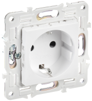 SKANDY Розетка с заземлением с защитными шторками 16А SK-R04W арктический белый IEK SK-R14-16-K01