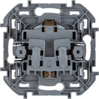Розетка 2К+З IP 44 с откидной крышкой и шторками немецкий стандарт 16 А 250 В~ INSPIRIA алюминий Legrand/Daccord 673742