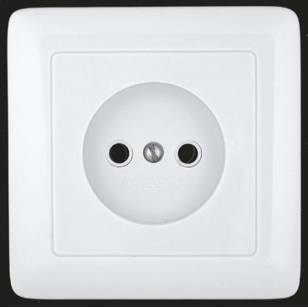 RS10-132-B ХИТ Розетка скрытая без заземления 250В 10А белая Systeme Electric 