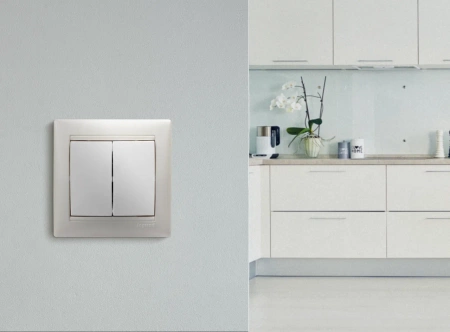 VALENA Выключатель двухклавишный в рамку белый Legrand/Daccord 774405