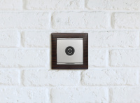 VALENA Розетка телевизионная ТV звезда в рамку 2400мГц 1.5дБ алюминий Legrand/Daccord 770129