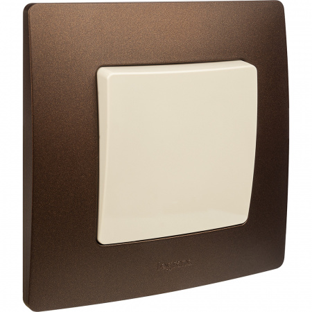 672301 Выключатель одноклавишный, слоновая кость безвинтовые зажимы 10АХ Legrand/Daccord 