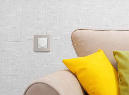 673790 Светорегулятор поворотный без нейтрали 300Вт INSPIRIA белый Legrand/Daccord 