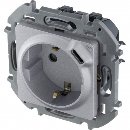 Розетка 2К+З немецкий стандарт 16А 250В со встроенным зарядным устройством USB C 1.5А 5В INSPIRIA алюминий Legrand/Daccord 673772