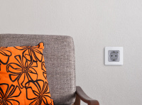 Розетка 2К+З немецкий стандарт 16А 250В со встроенным зарядным устройством USB C 1.5А 5В INSPIRIA алюминий Legrand/Daccord 673772