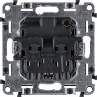 Valena ALLURE Розетка силовая 2К+З 16А 250В со шторками безвинтовые зажимы с лицевой панелью белая Legrand 753720