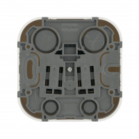 Quteo Розетка с заземлением без шторок наружная белая Legrand/Daccord 782211