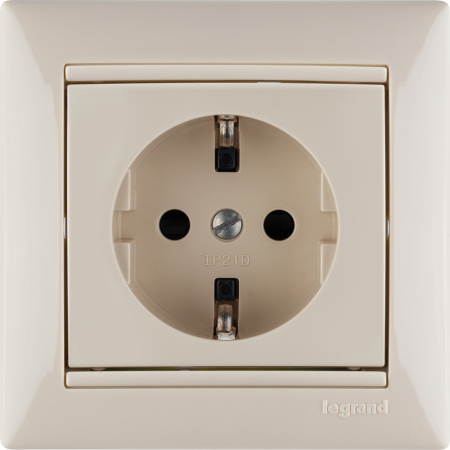 VALENA Розетка с заземлением со шторками в рамку слоновая кость Legrand/Daccord 774321