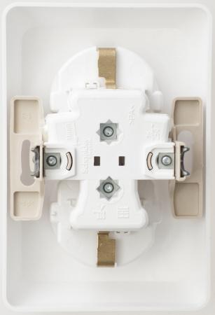 ЭТЮД Розетка двойная скрытой установки с заземлением со шторками 16А 250B, белый Systeme Electric PC16-108B