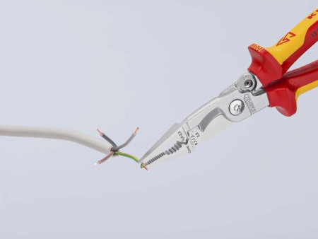 Клещи электромонтажные VDE 1000V 6-в-1 захват плоского и круглого материала гибка удаление заусенцев снятие изоляции 075 - 15 + 25 мм обжимка контактных гильз 05 - 25 мм кабелерез 15 мм (5 х 25 мм) L-200 мм диэлектрические защёлка-собачка хромир KNIPEX KN