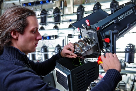 Клещи электромонтажные VDE 1000V 6-в-1 захват плоского и круглого материала гибка удаление заусенцев снятие изоляции 075 - 15 + 25 мм обжимка контактных гильз 05 - 25 мм кабелерез 15 мм (5 х 25 мм) L-200 мм диэлектрические защёлка-собачка хромир KNIPEX KN