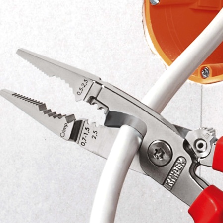 Клещи электромонтажные VDE 1000V 6-в-1 захват плоского и круглого материала гибка удаление заусенцев снятие изоляции 075 - 15 + 25 мм обжимка контактных гильз 05 - 25 мм кабелерез 15 мм (5 х 25 мм) L-200 мм диэлектрические защёлка-собачка хромир KNIPEX KN