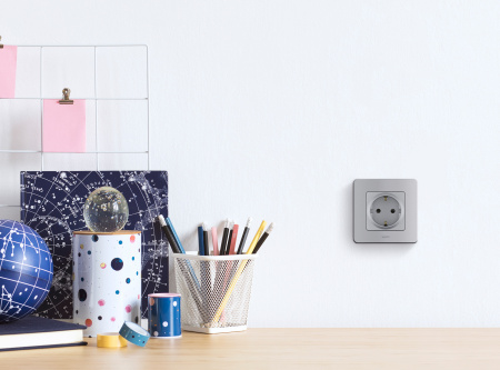 673932 Рамка 1 пост INSPIRIA алюминий Legrand/Daccord 