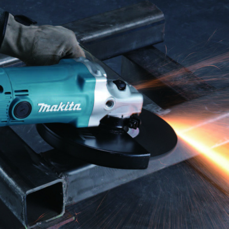 Шлифмашина угловая 230мм, 2000Вт, 6600об/м Makita GA9050