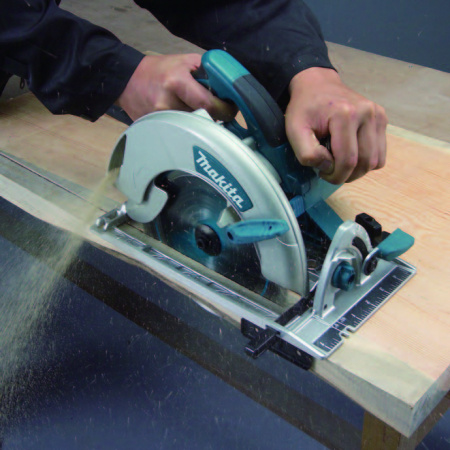 Пила дисковая 1800Вт, 210мм, рез 75.5мм Makita 5008MG