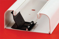 Держатель кабелей для коробов 90х50 и 110х50 мм DKC 09511