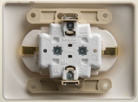 GLOSSA Розетка двойная с заземлением со шторками перламутр в сборе Systeme Electric GSL000626