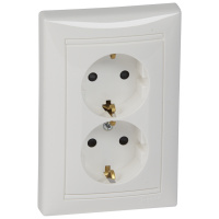 VALENA Розетка двойная с заземлением со шторками белая Legrand 774427