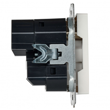 BRITE Розетка с заземлением с защитными шторками 16А с USB A+C 18Вт РЮш11-1-БрБ белый IEK BR-R14-16-U22-018-K01