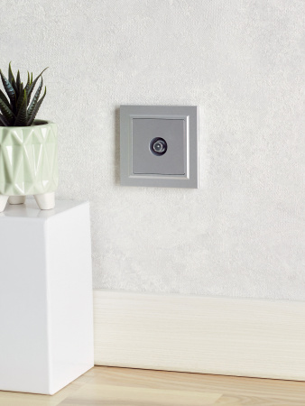 BRITE Розетка TV проходная РТВ10-0-БрА алюминий IEK BR-A10-P-K47