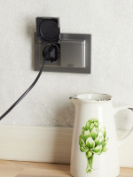 BRITE Розетка двойная с заземлением с защитными шторками и крышкой 16А в сборе IP44 РСбш12-3-44-БрС сталь IEK BR-R26-16-44-K46-F