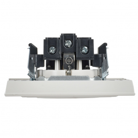 BRITE Розетка с заземлением с защитными шторками 16А в сборе РСР14-1-0-БрБ белый IEK BR-R14-16-K01-F