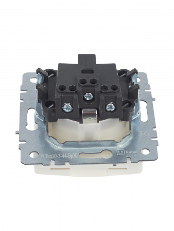 BRITE Розетка с заземлением с защитными шторками и крышкой 16А IP44 РСбш10-3-44-БрЖ жемчуг IEK BR-R16-16-44-K36