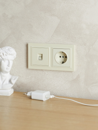 BRITE Рамка 2 поста РУ-2-БрКр бежевый IEK BR-M22-K10