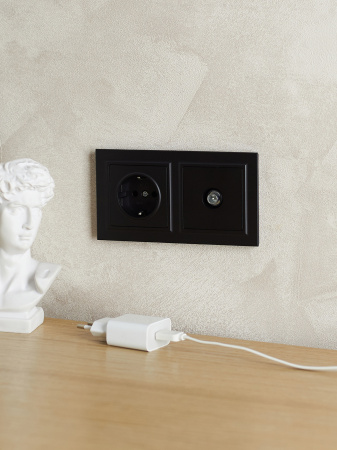 BRITE Рамка 2 поста IP44 РУ-2-БрЧ-44 черный IEK BR-M22-44-K02