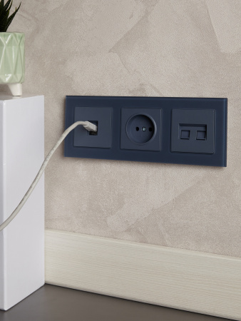 BRITE Розетка без заземления без защитных шторок 10А РС10-1-0-БрМ маренго IEK BR-R10-10-K35