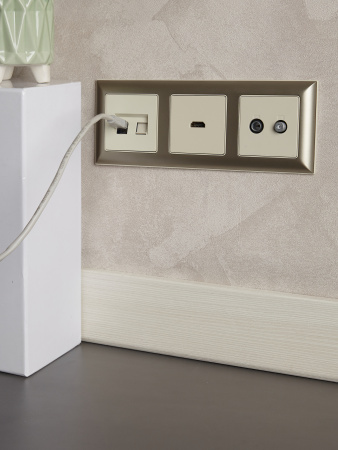 BRITE Розетка HDMI РHDMI-0-БрКр бежевый IEK BR-H10-K10