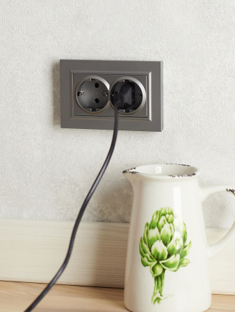 BRITE Розетка двойная с заземлением с защитными шторками 16А в сборе РСш12-3-БрС сталь IEK BR-R24-16-K46-F