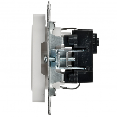 BRITE Розетка с заземлением без защитных шторок 16А РС11-1-0-БрБ белый IEK BR-R11-16-K01