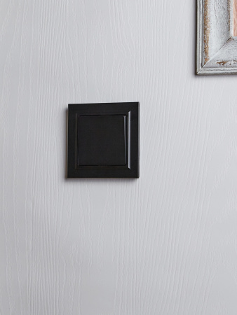 BRITE Выключатель одноклавишный проходной 10А ВС10-1-6-БрЧ черный IEK BR-V12-0-10-K02