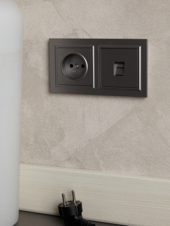 BRITE Розетка без заземления без защитных шторок 10А РС10-1-0-БрС сталь IEK BR-R10-10-K46