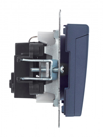 BRITE Розетка с заземлением с защитными шторками и крышкой 16А IP20 РСбш10-3-БрМ маренго IEK BR-R16-16-K35