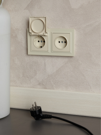 BRITE Рамка 2 поста IP44 РУ-2-БрКр-44 бежевый IEK BR-M22-44-K10