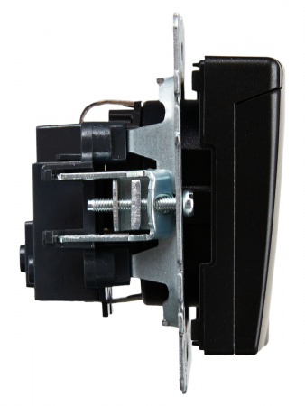 BRITE Розетка с заземлением с защитными шторками и крышкой 16А IP20 РСбш10-3-БрЧ черный IEK BR-R16-16-K02