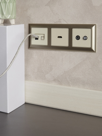 BRITE Розетка двойная RJ11+RJ45 кат.5E РК/Т12-БрКр бежевый IEK BR-KT20-O-1-K10