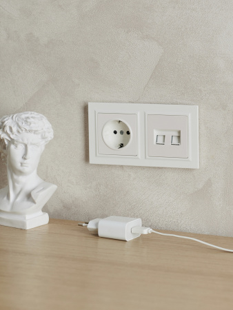 BRITE Рамка 2 поста IP44 РУ-2-БрБ-44 белый IEK BR-M22-44-K01