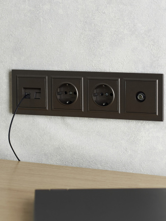 BRITE Рамка 4 поста РУ-4-БрТБ темная бронза IEK BR-M42-K45