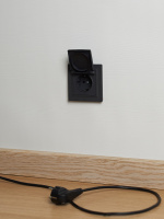 BRITE Розетка одинарная с заземлением с защитными шторками и крышкой 16А IP44 РСбш10-3-44-БрГ графит IEK BR-R16-16-44-K53