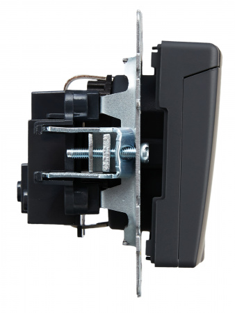 BRITE Розетка с заземлением с защитными шторками и крышкой 16А IP20 РСбш10-3-БрГ графит IEK BR-R16-16-K53