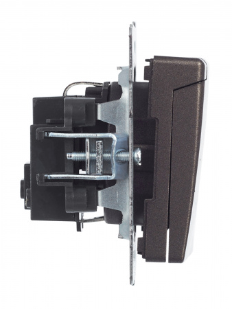 BRITE Розетка с заземлением с защитными шторками и крышкой 16А IP20 РСбш10-3-БрТБ темная бронза IEK BR-R16-16-K45
