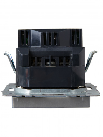 BRITE Розетка с заземлением с защитными шторками 16А с USB A+C 18Вт РЮш11-1-БрА алюминий IEK BR-R14-16-U22-018-K47