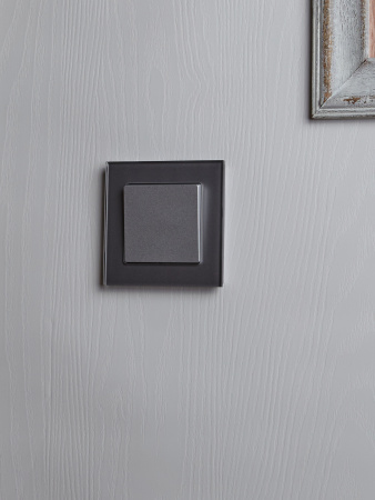 BRITE Рамка 1 пост РУ-1-2-БрСе стекло серый IEK BR-M12-G-K03