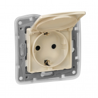 ETIKA Розетка 2К+З IP 44 с откидной крышкой и шторками немецкий стандарт автоматические зажимы 16 А слоновая кость Legrand 672332